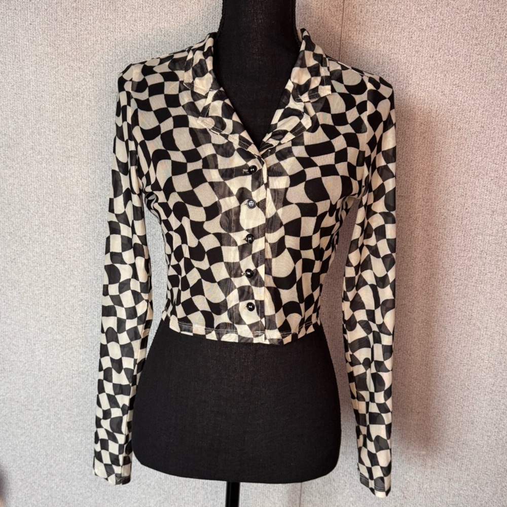 Woman’s Cropped, Shear, Long Sleeve Button Up Shirt
